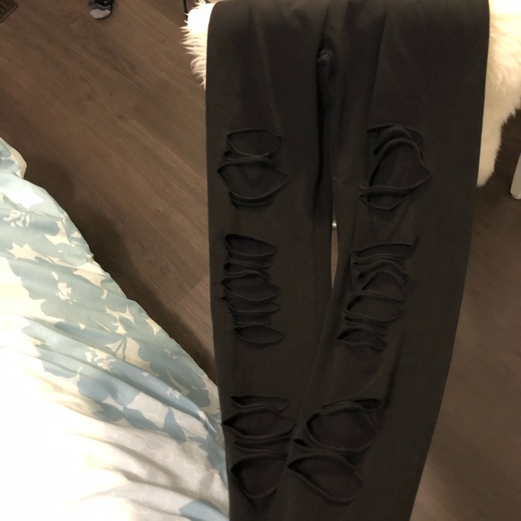 Ripped leggings - Picture 3 of 3